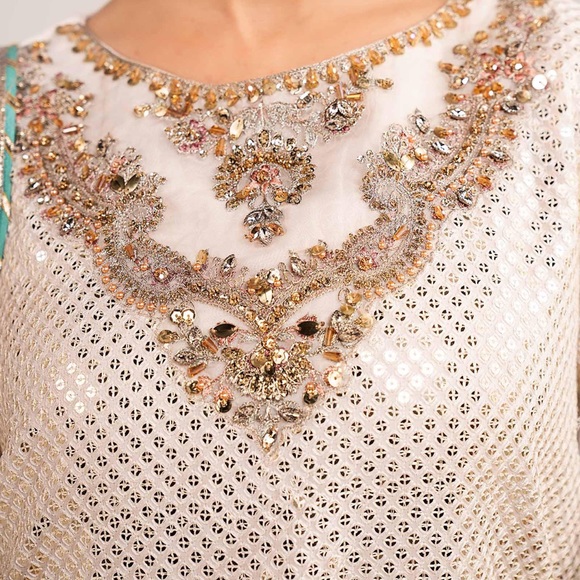 Elegant Cream and Gold Long Sleeve Dress - Picture 3 of 4